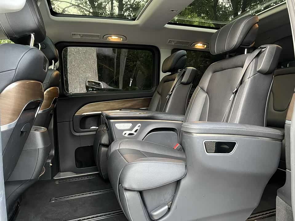 Mercedes-Benz V-class