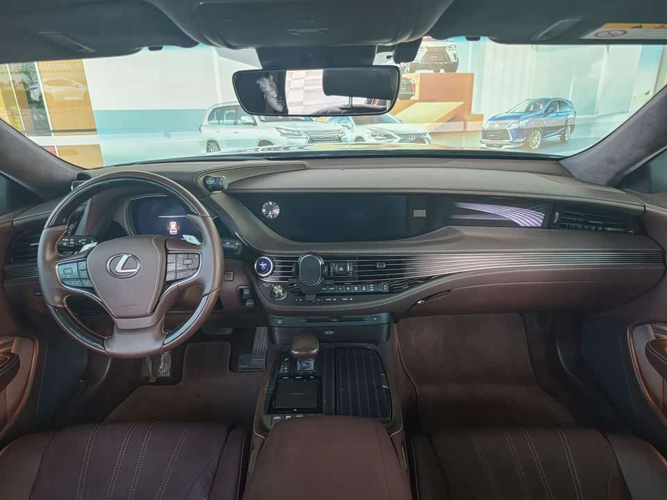 Lexus LS