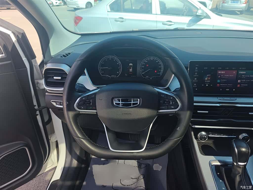 Geely Coolray, 2020 11
