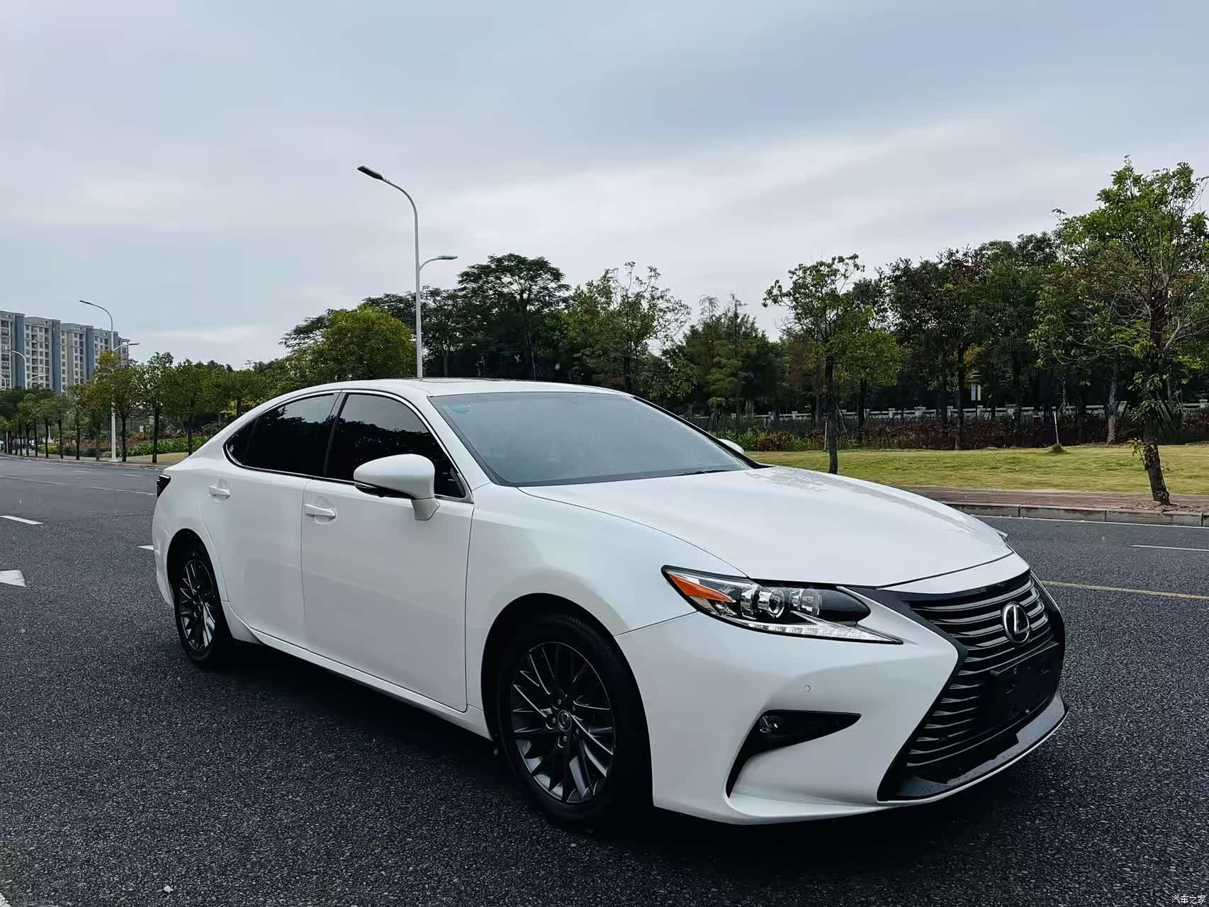 Lexus ES, 2018 23