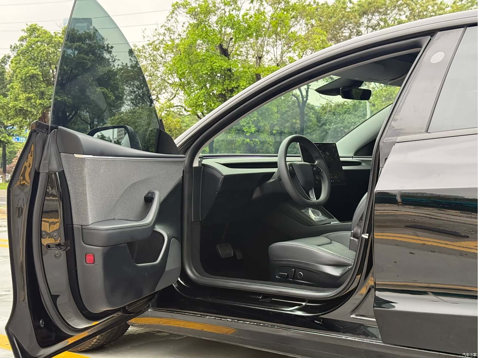 Tesla Model 3, 2024 12