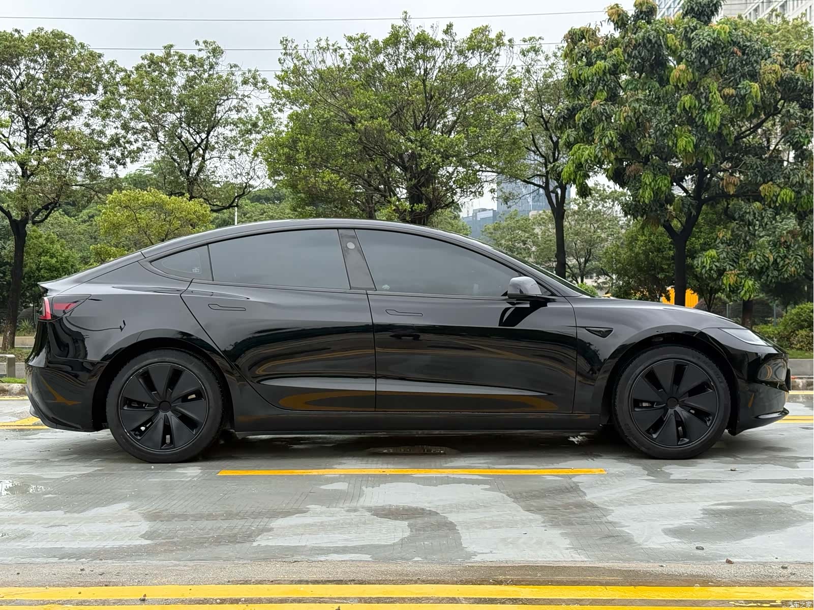 Tesla Model 3, 2024 16