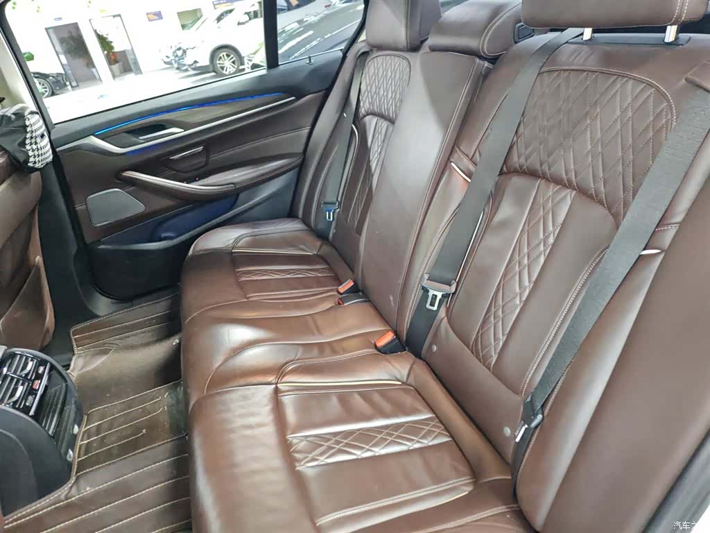 BMW 5 Series, 2018 24