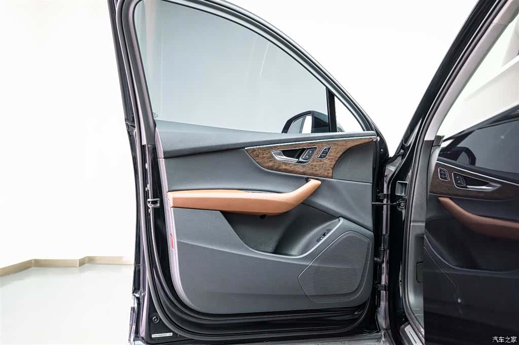 Audi Q7, 2020 10