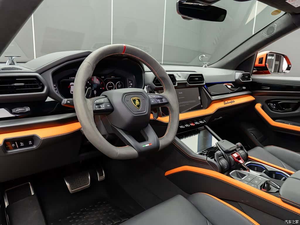 Lamborghini Urus, 2025 11