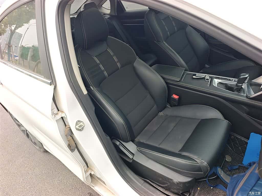 Geely Binray, 2022 25