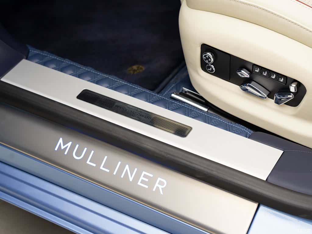Bentley Flying Spur, 2023 9