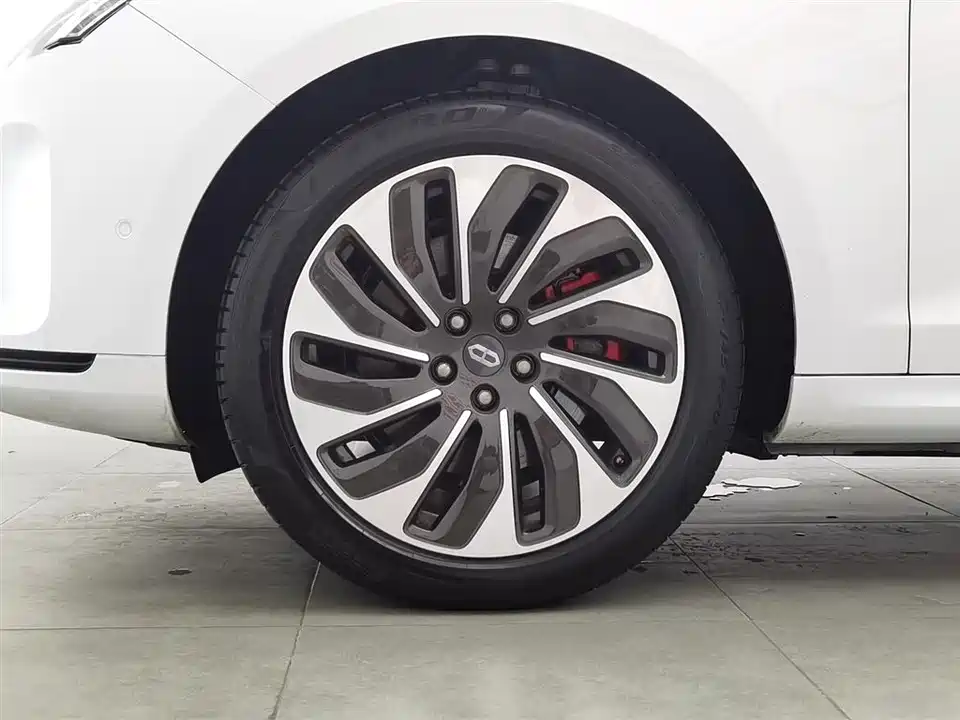 AITO Ask the world M5