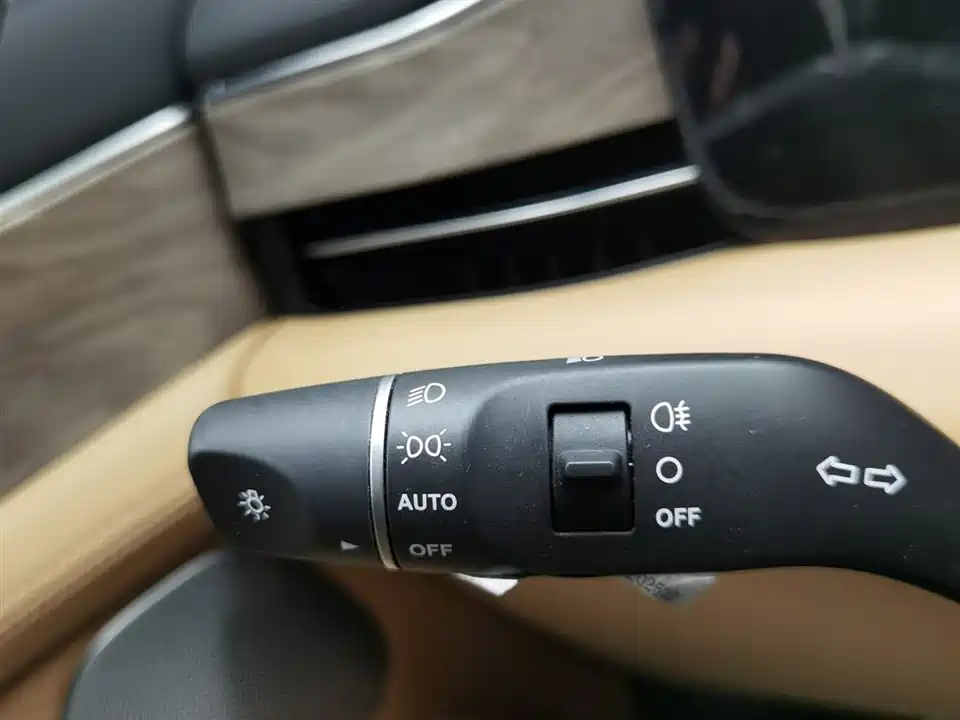 AITO Ask the world M5