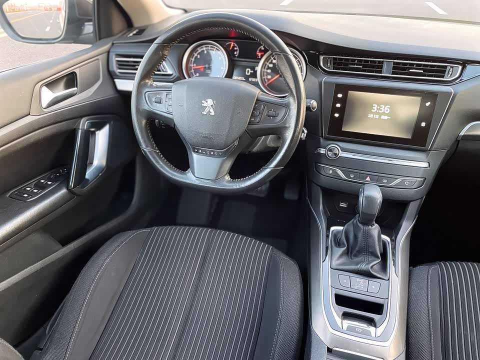 Peugeot 408