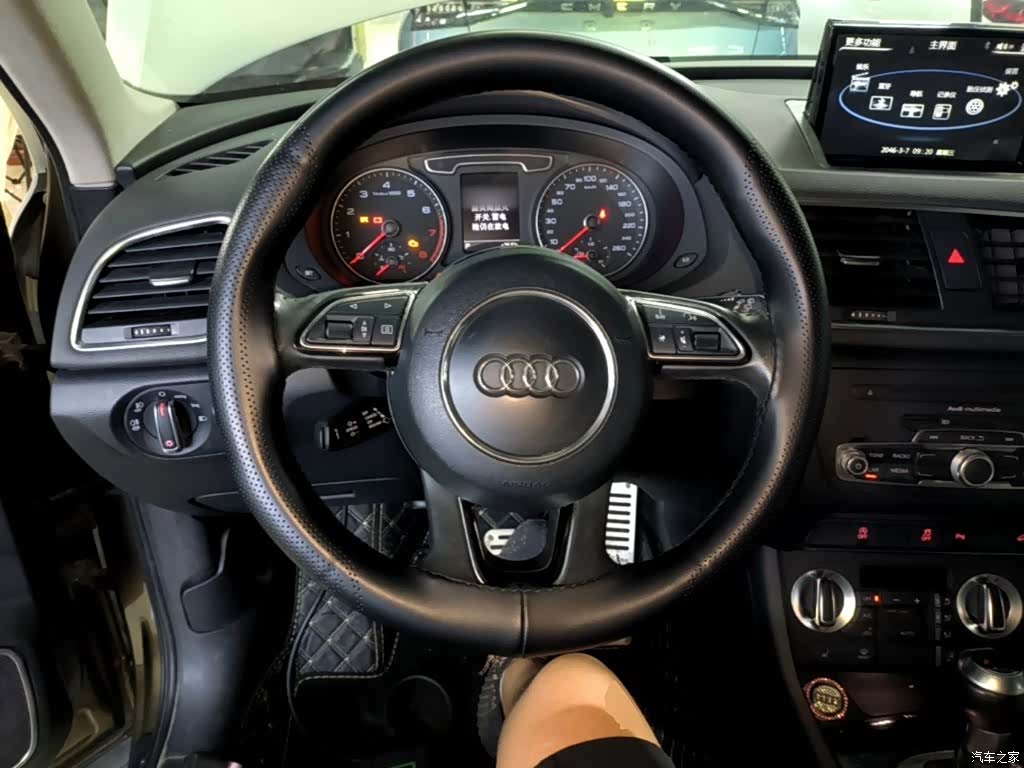 Audi Q3, 2014 11