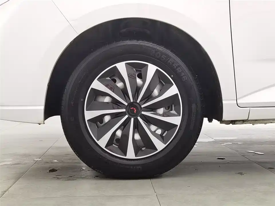 Wuling Wuling Hongguang PLUS