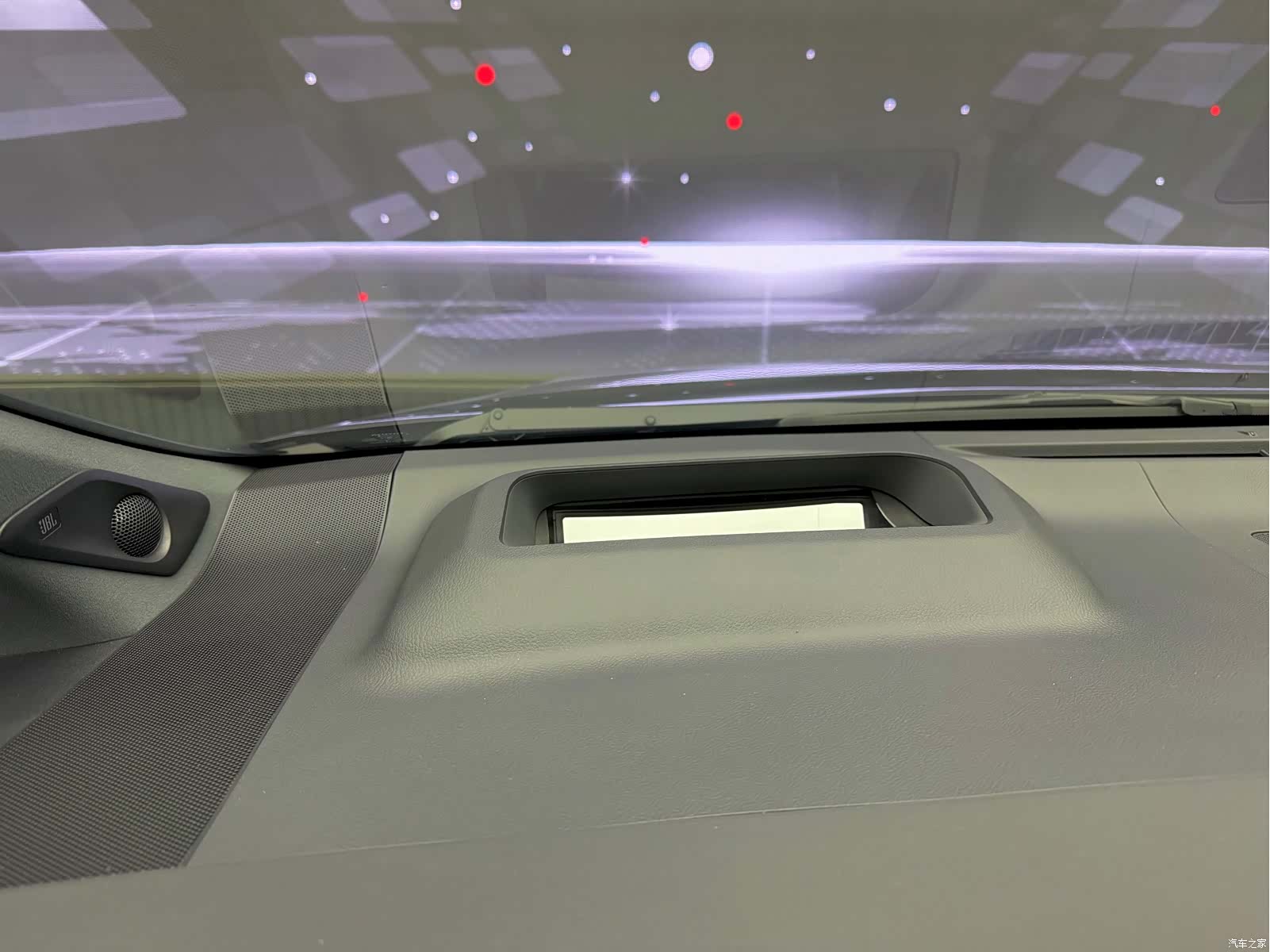Toyota Alphard, 2024 15