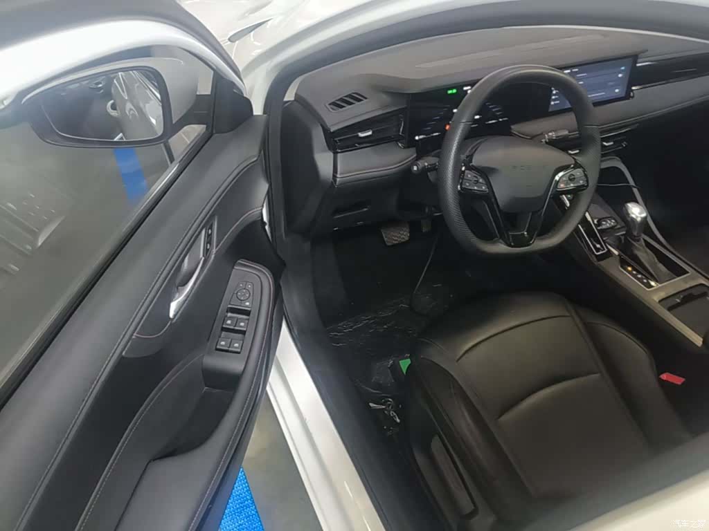 Roewe i5, 2025 16