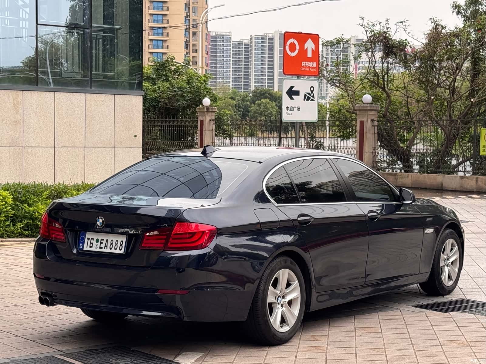 BMW 5 Series, 2011 6