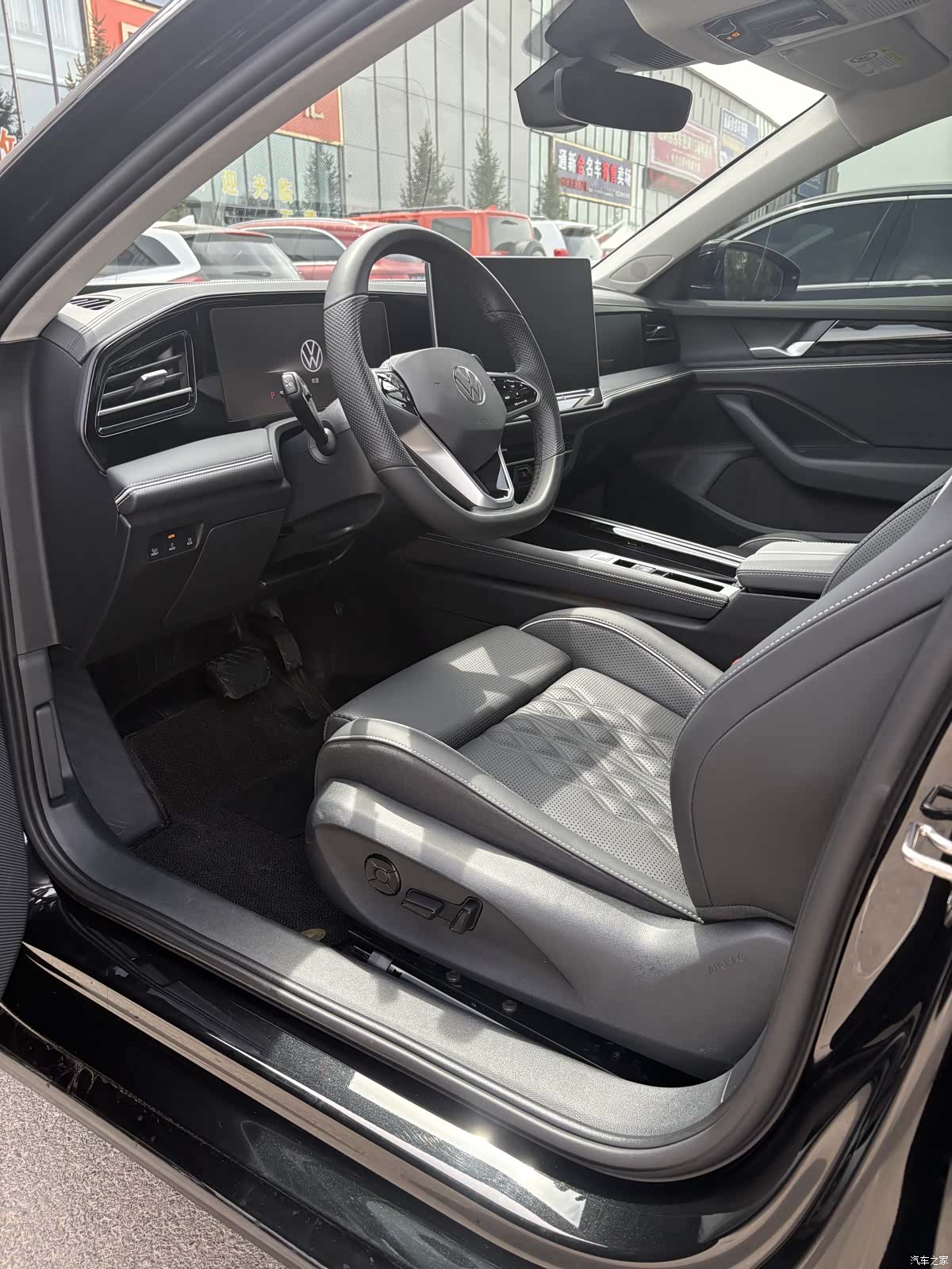 Volkswagen Magotan, 2025 10