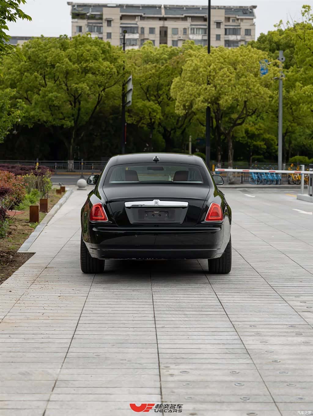 Rolls-Royce Ghost, 2013 все фото