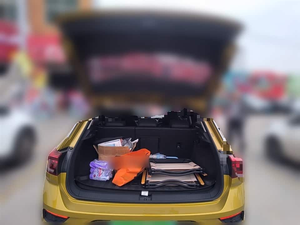 Volkswagen T-ROC exploring Songs