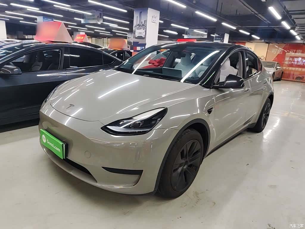 Tesla Model Y, 2024 1