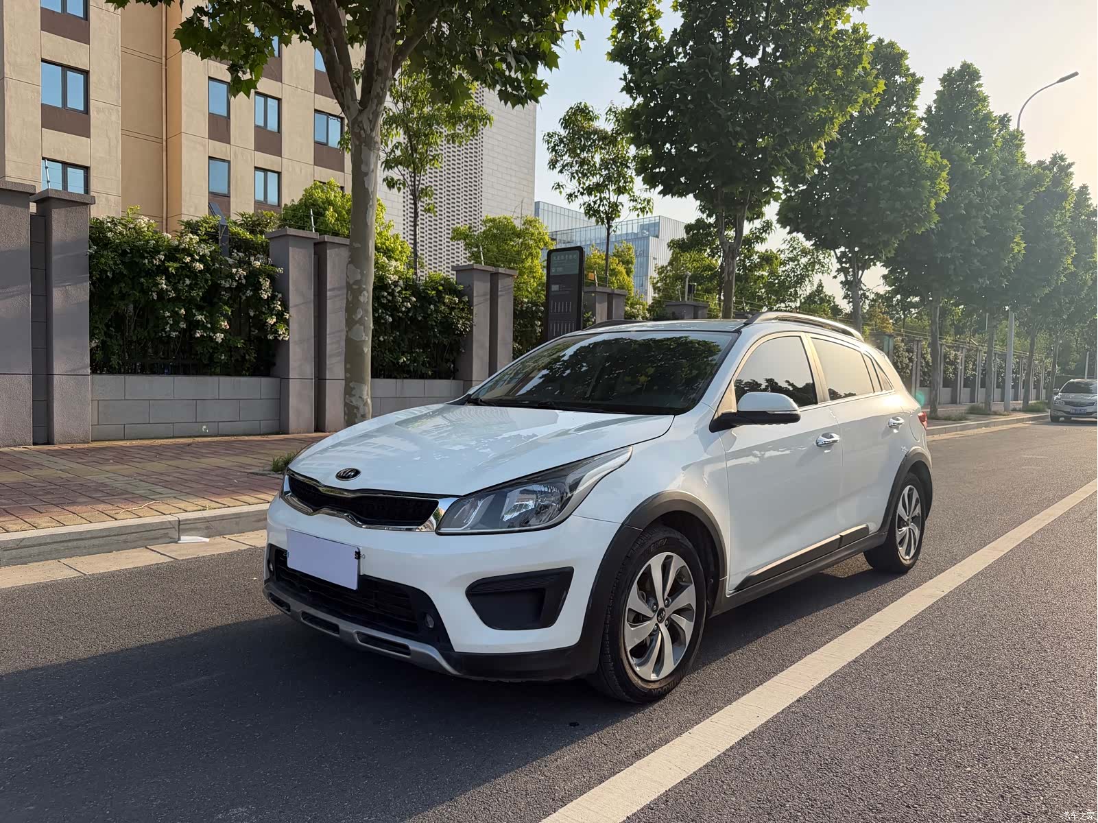 Kia KX, 2017 1