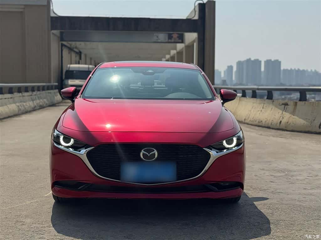Mazda Mazda3, 2023 10