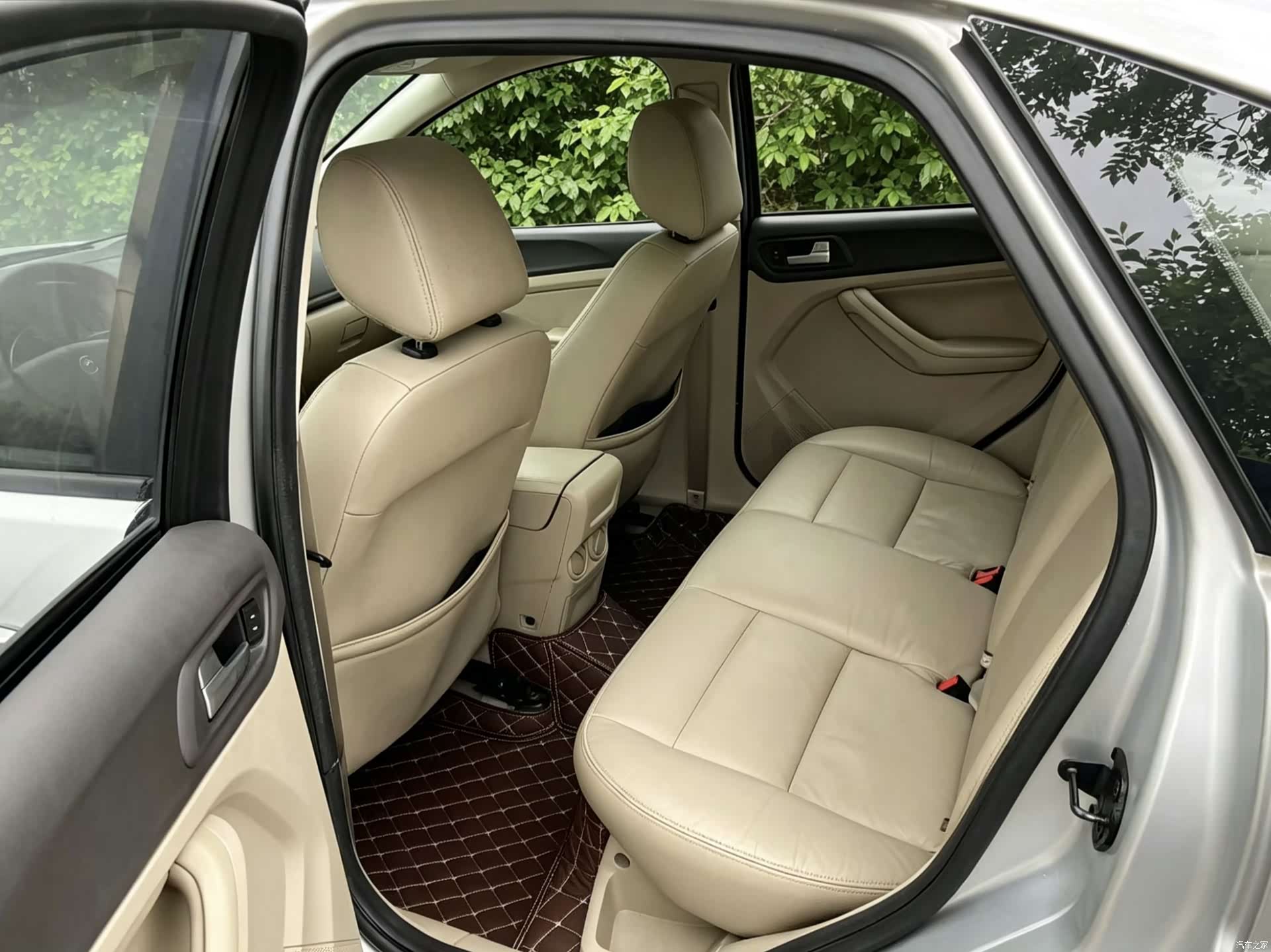 Ford Focus, 2012 9