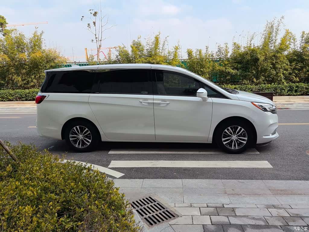 Buick GL8, 2022 24