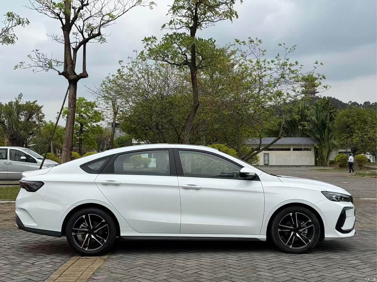 Geely Binray, 2025 7