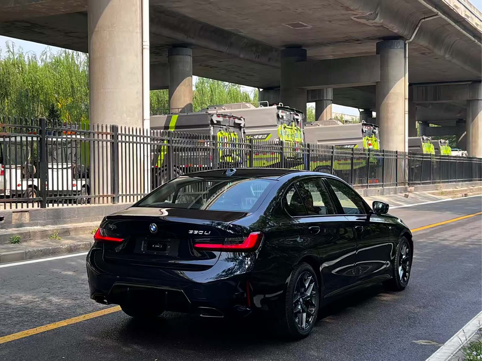 BMW 3 Series, 2026 32