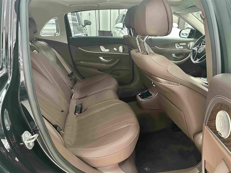 Mercedes-Benz E-Class 2023, фото 18