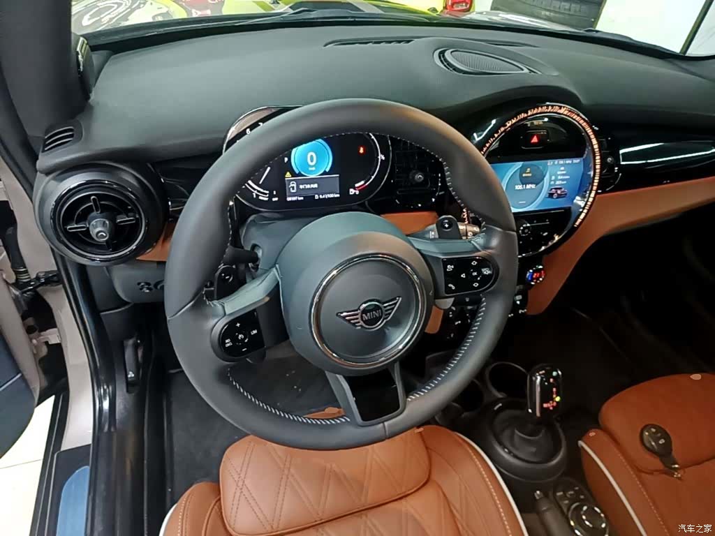 Mini Cooper, 2024 11