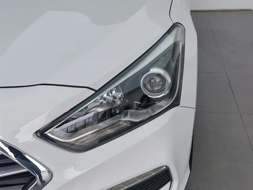 Hyundai Name picture