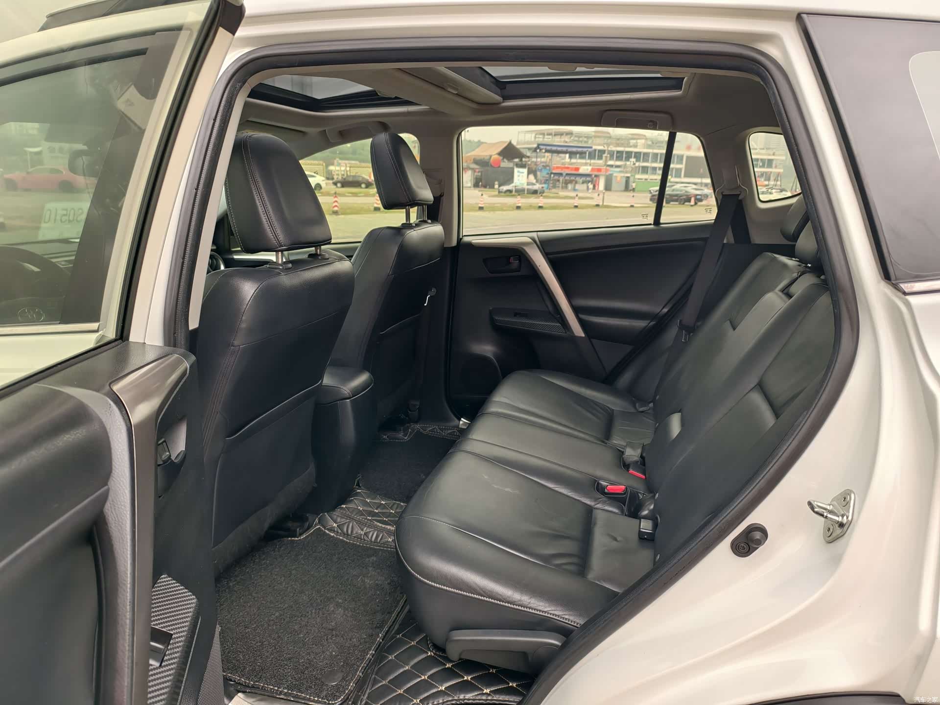 Toyota RAV4, 2015 15