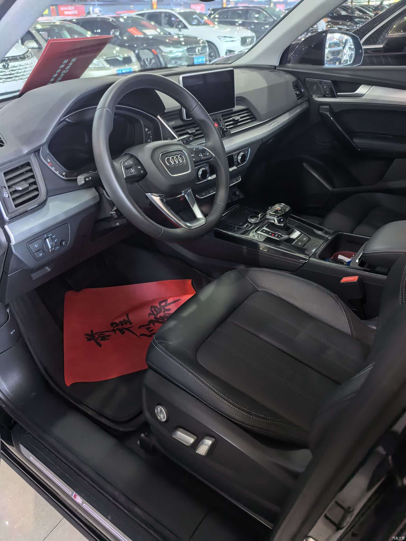 Audi Q5L, 2020 все фото