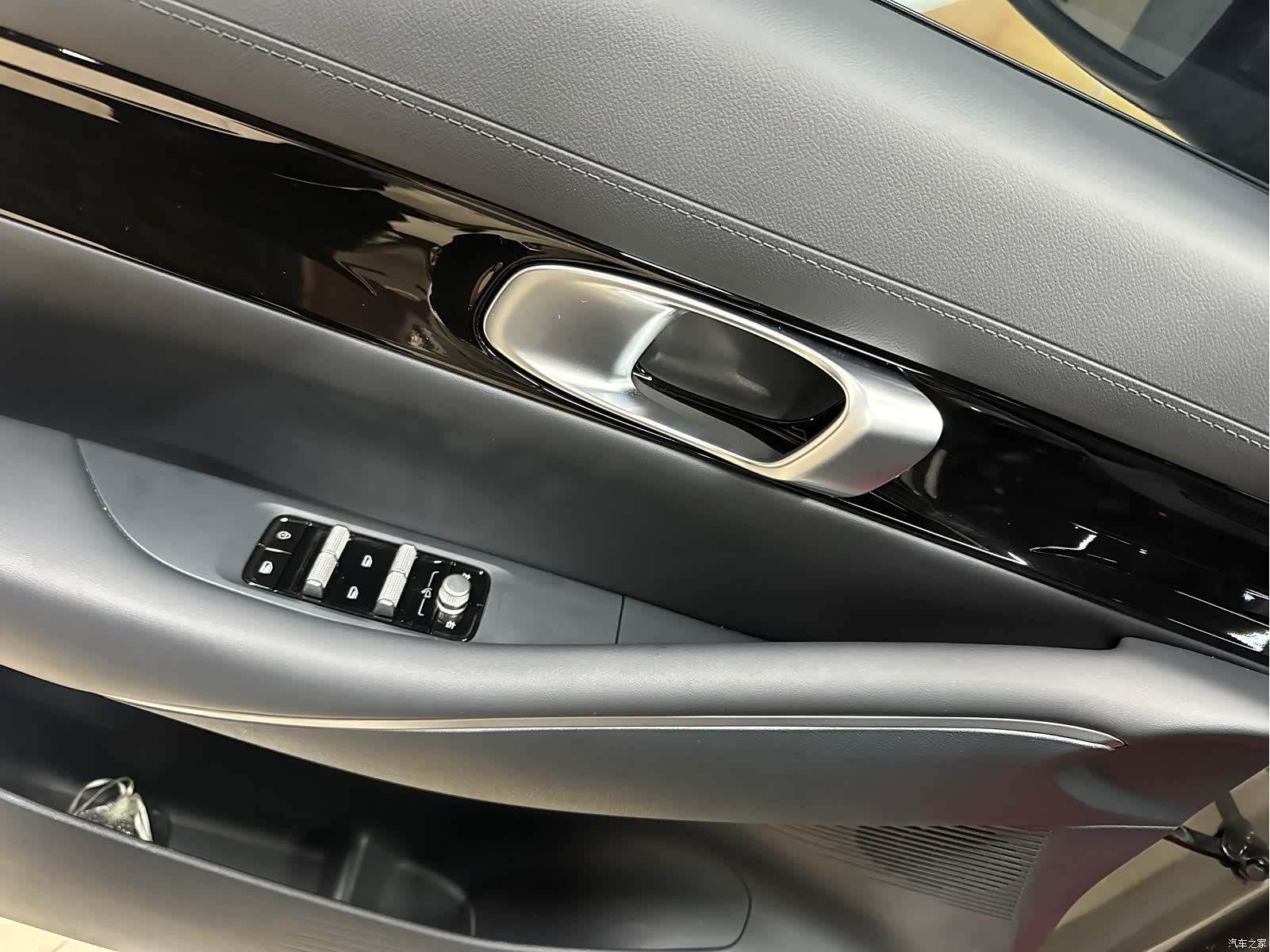 Geely Galaxy E5, 2025 10