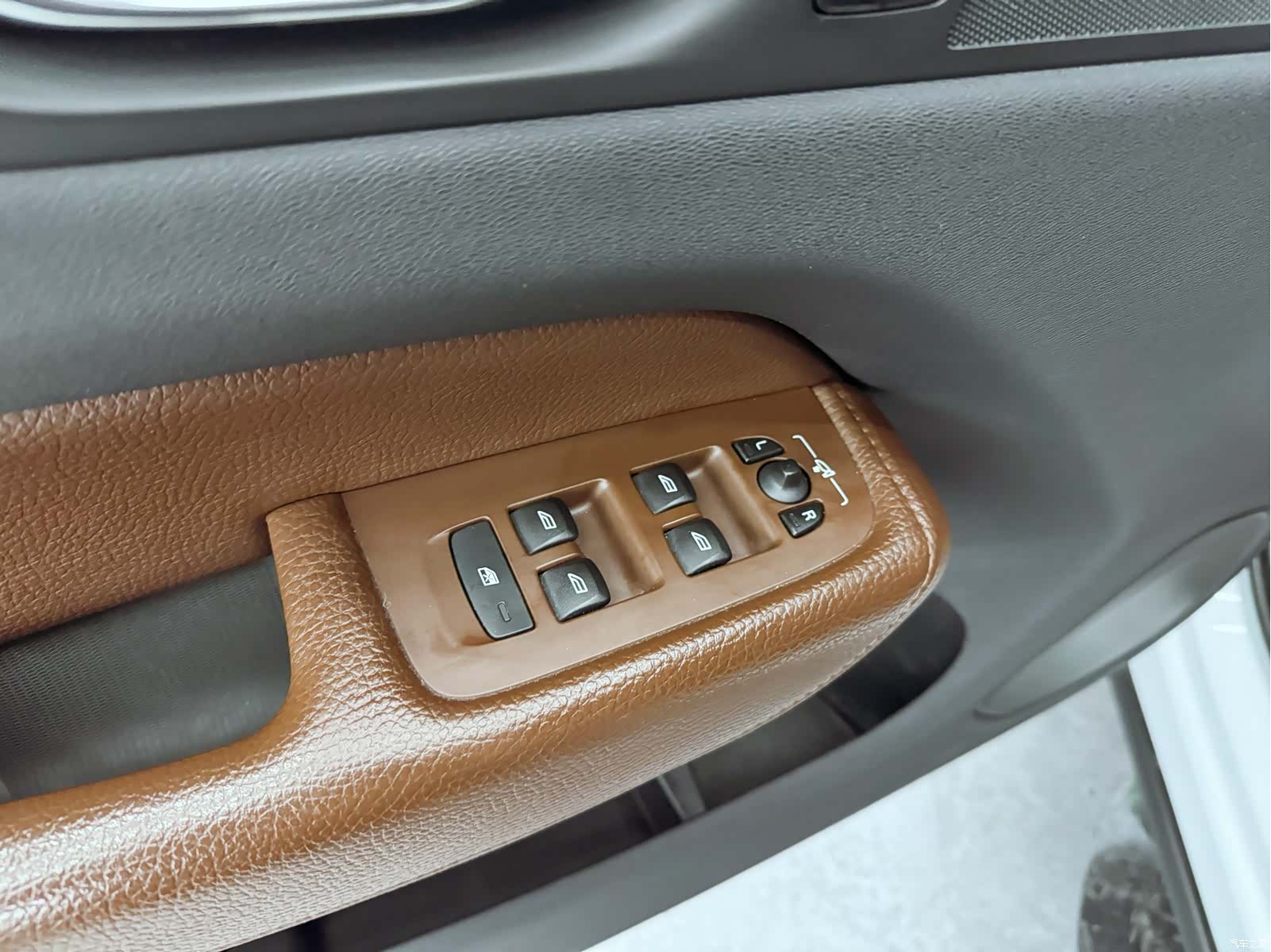 Volvo XC60, 2019 16