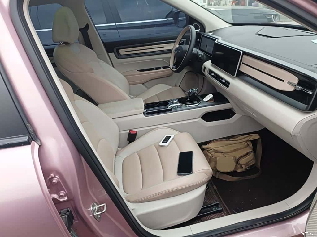 Geely Icon, 2023 25