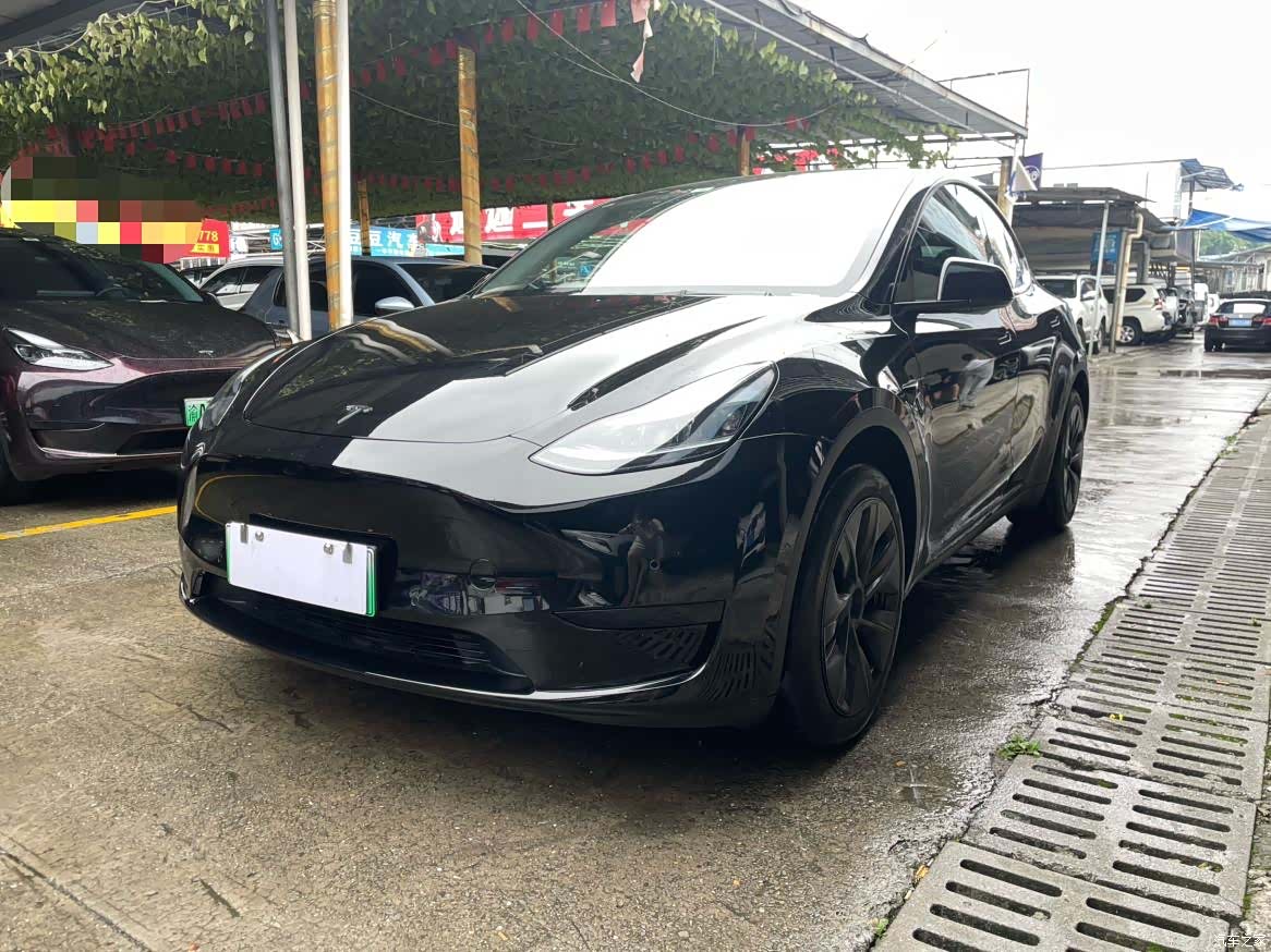 Tesla Model Y, 2024 1