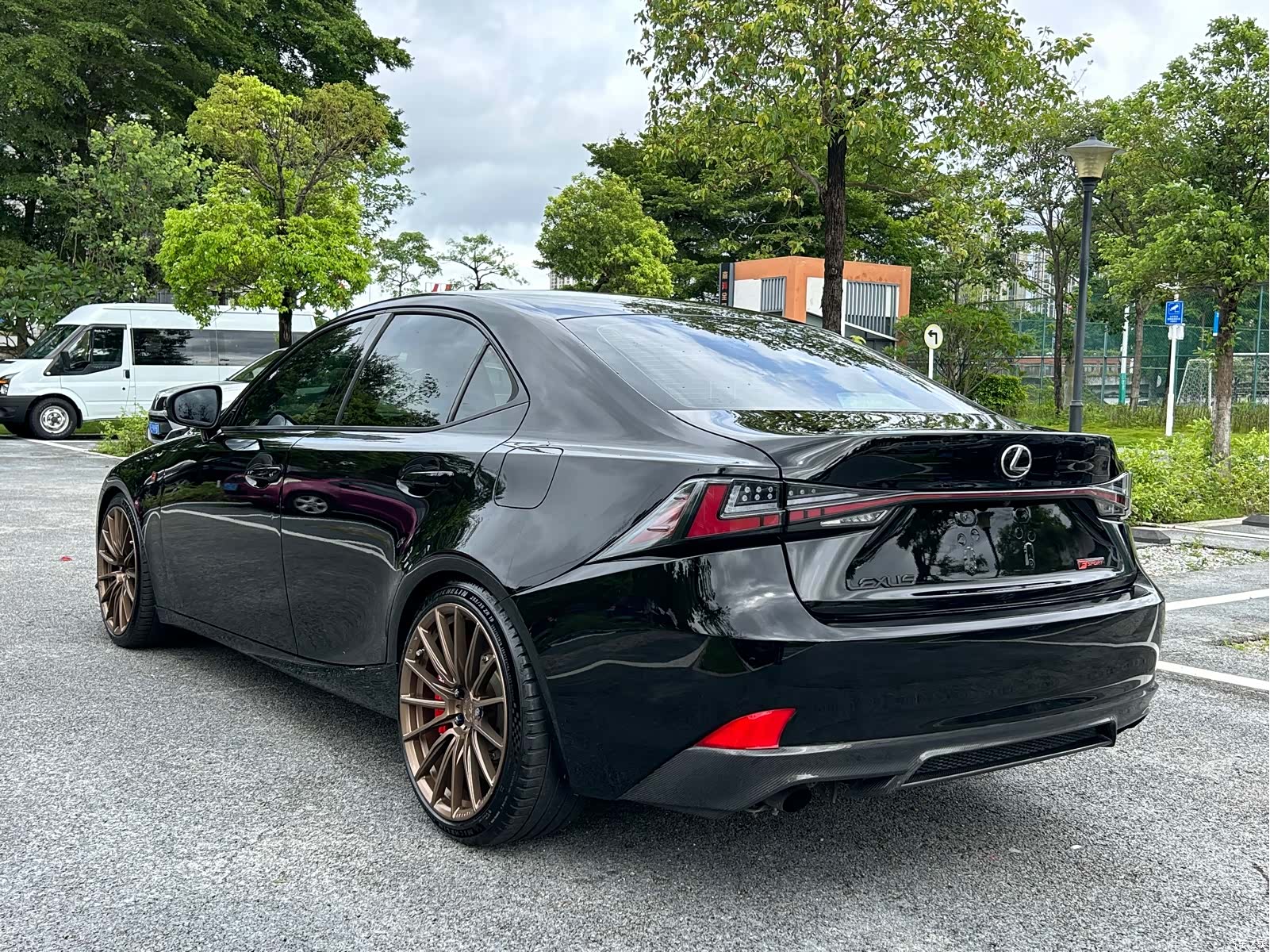 Lexus IS, 2016 12