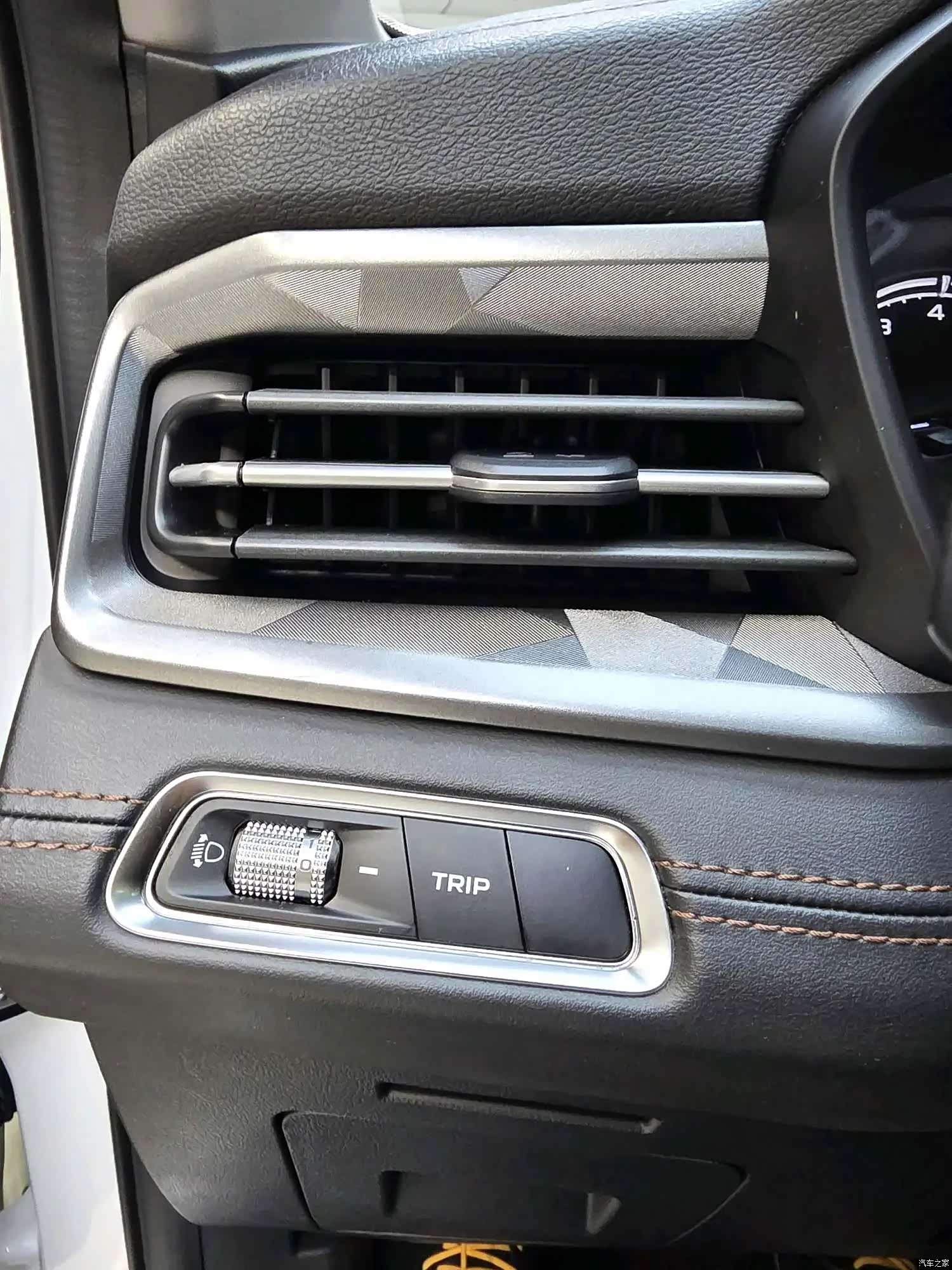 Geely X6, 2021 10