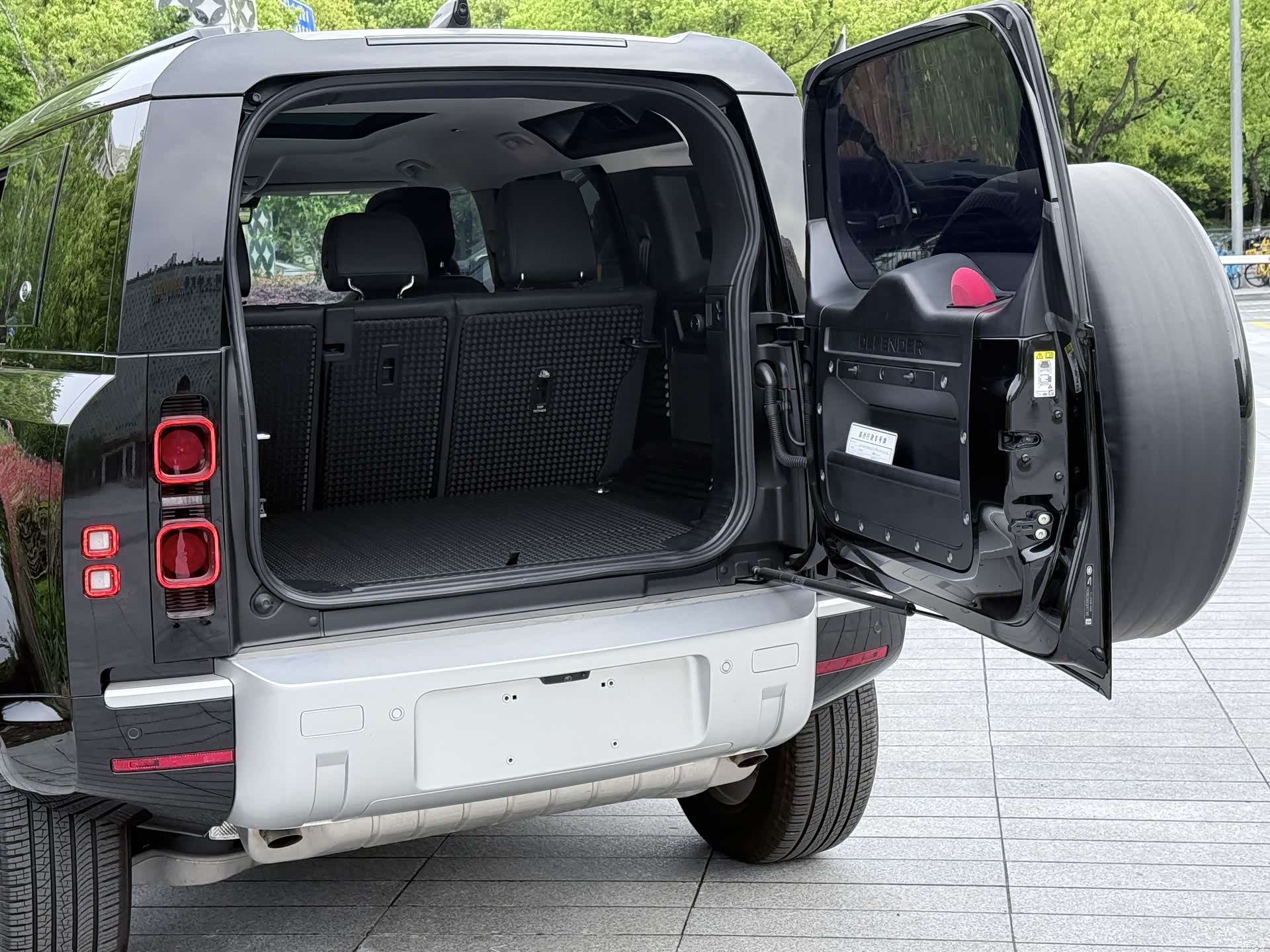 Land Rover Defender, 2024 26