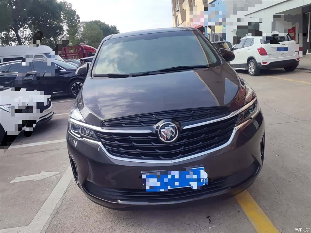 Buick GL8, 2021 3