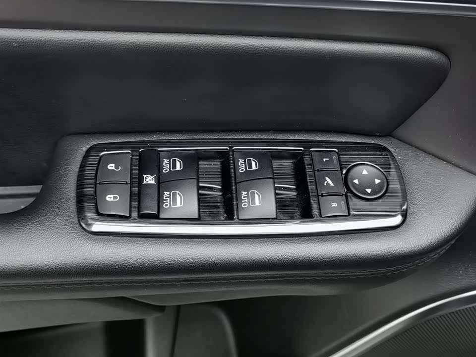 Jeep Grand Commander