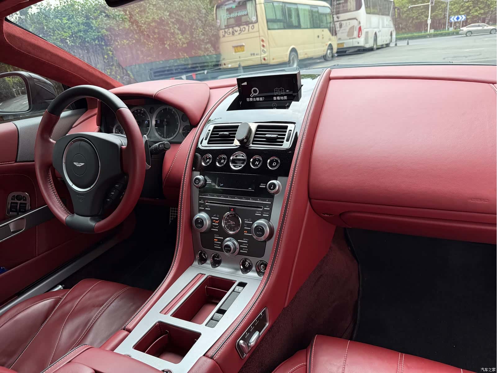 Aston Martin DB9, 2015 все фото
