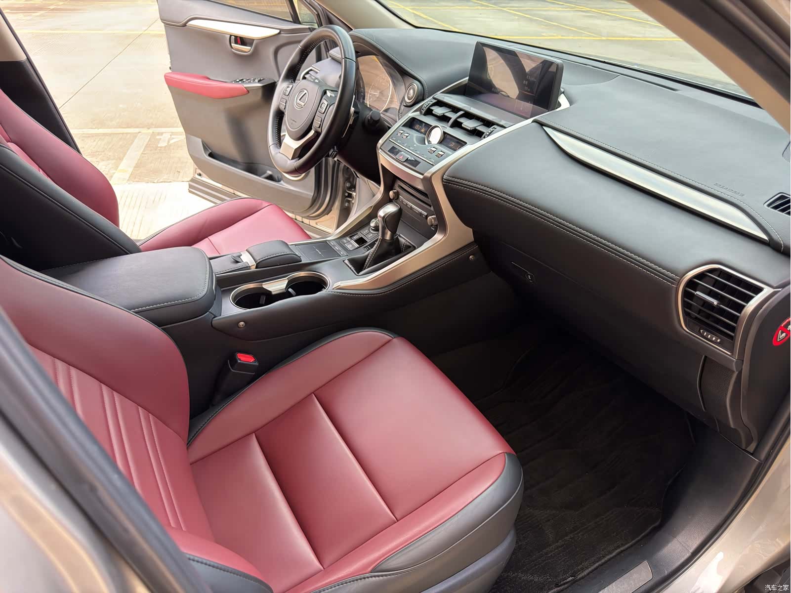 Lexus NX, 2021 12