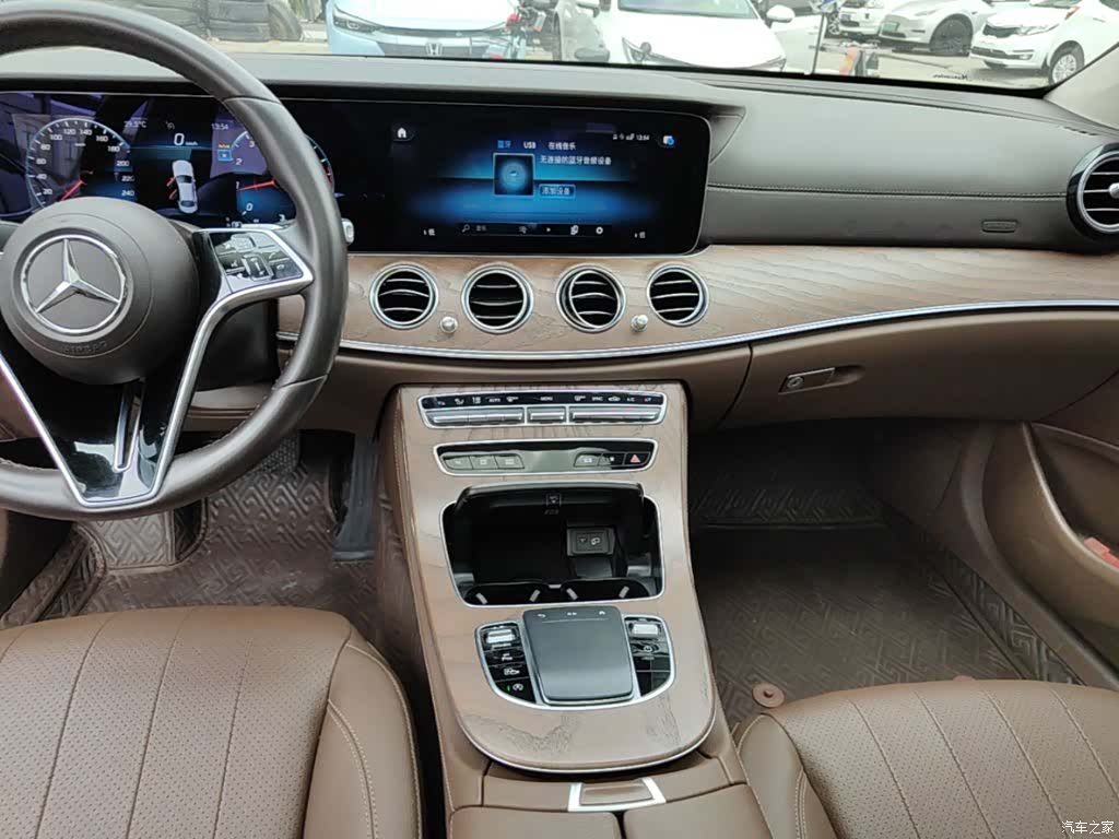 Mercedes-Benz E-Class, 2022 13