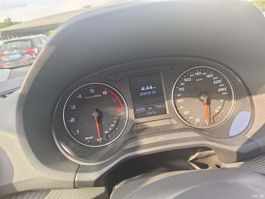 Audi Q2L, 2023 7