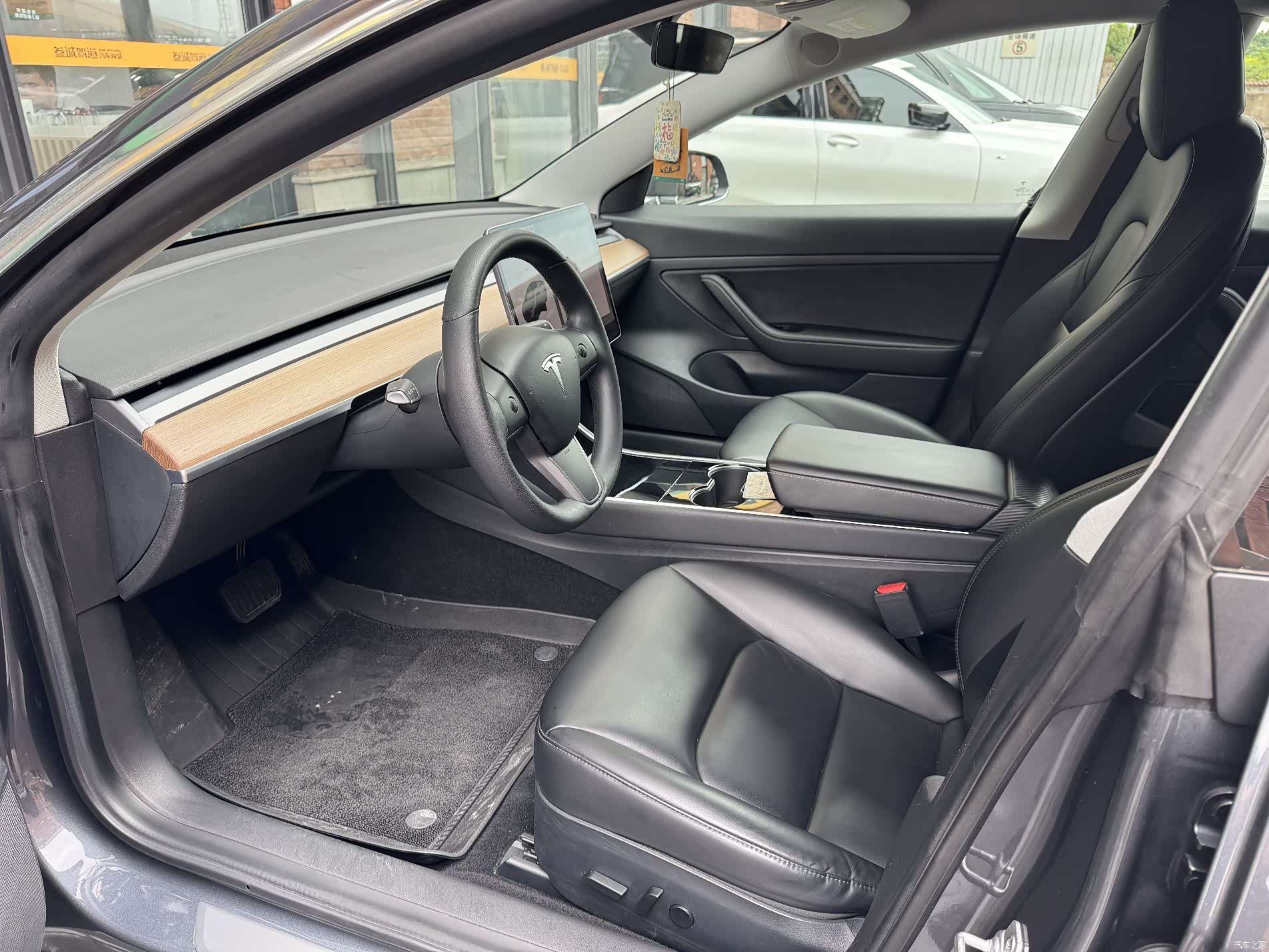 Tesla Model 3, 2020 8
