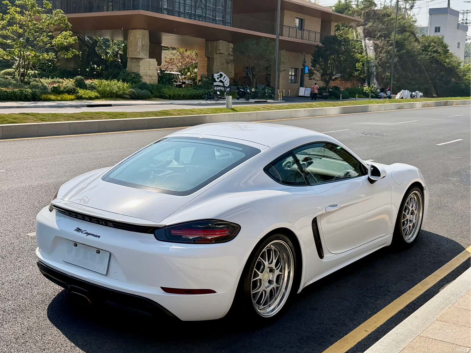 Porsche Cayman, 2017 все фото