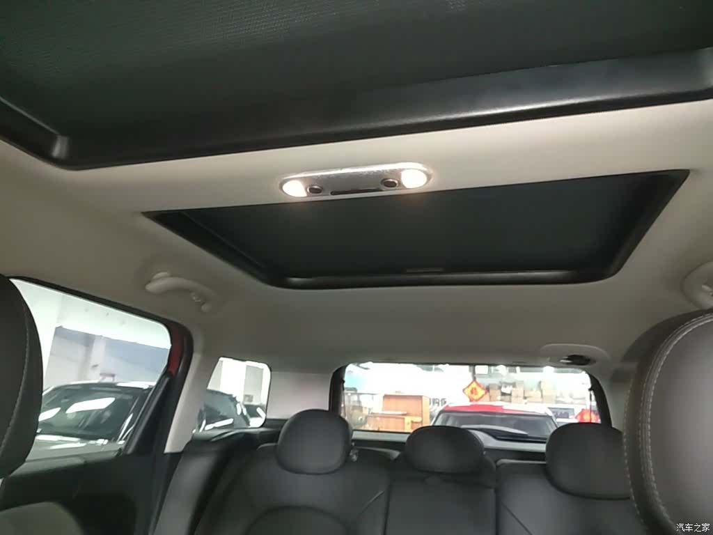 Mini Countryman, 2019 18